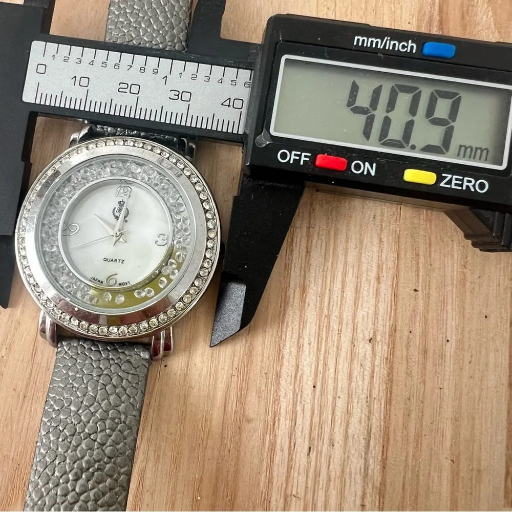 Premier designs ladies silver tone gray fashion watch NEW BATTERY
